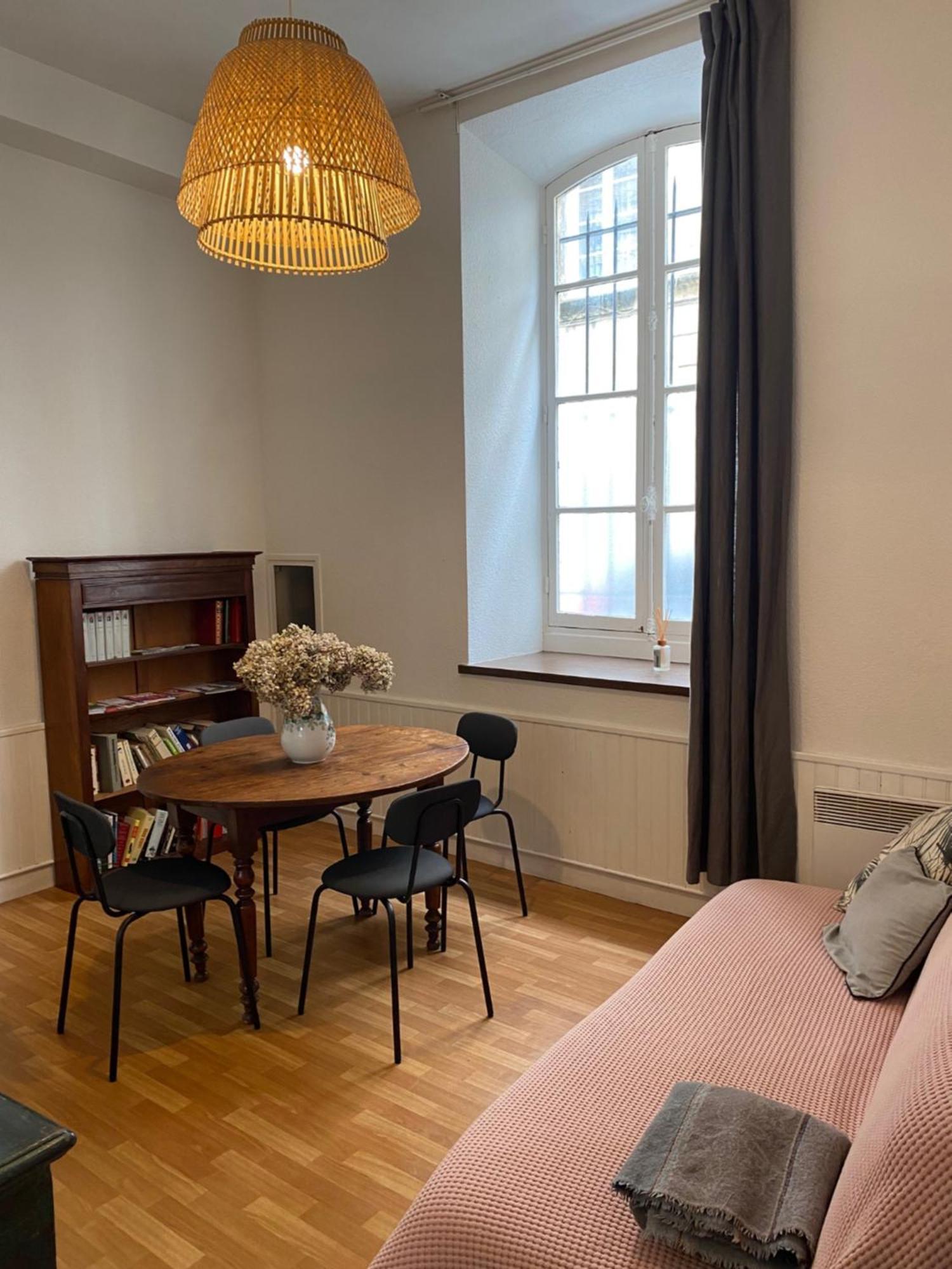 Grand Studio Style Bordelais Dans Le Triangle D'Or Bordeaux Exterior foto